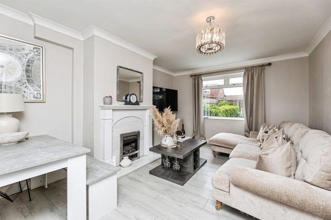 52, Woollin Avenue, Wakefield photo 4