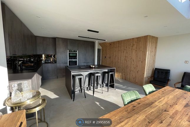 Canterbury Close, Eastbourne photo 4