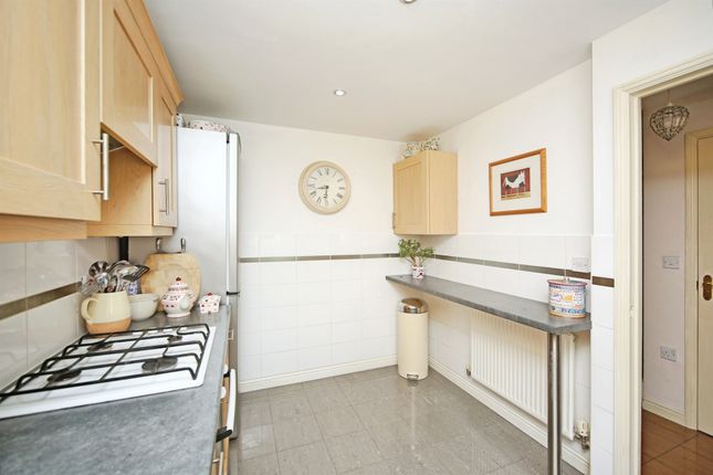 60, Longfellow Road, Stratford-Upon-Avon photo 2