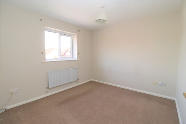 Maisonette to rent in Thistle Road, Hedge End, Southampton