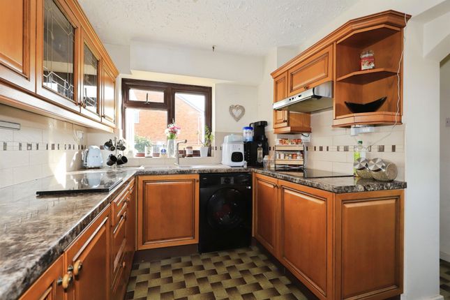 18, Cooks Cross, Bridgnorth photo 4