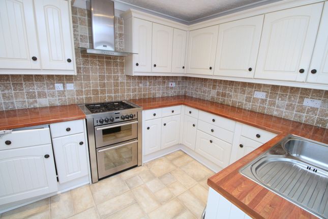 46, Denbigh Circle, Kinmel Bay photo 3