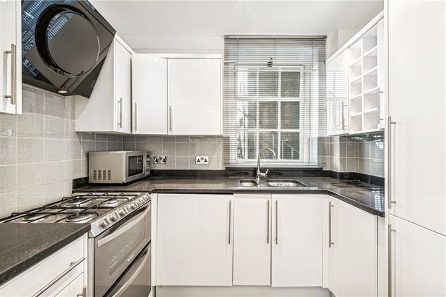 Flat for sale in Turks Row Chelsea, London