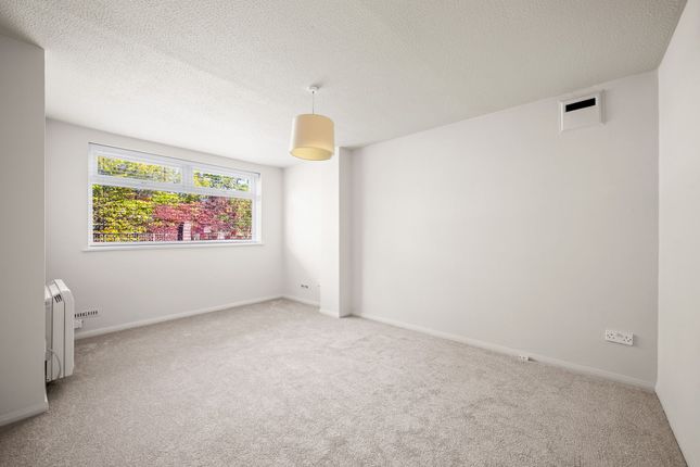70a Park Mead, Sidcup photo 2