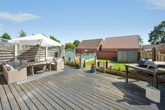 23, Mansfield Road, Edwinstowe photo 2