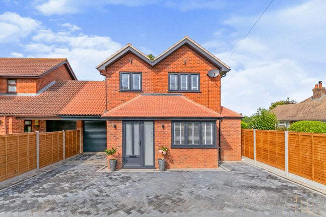 Thumbnail Link-detached house for sale in Leeds Road, Langley, Maidstone