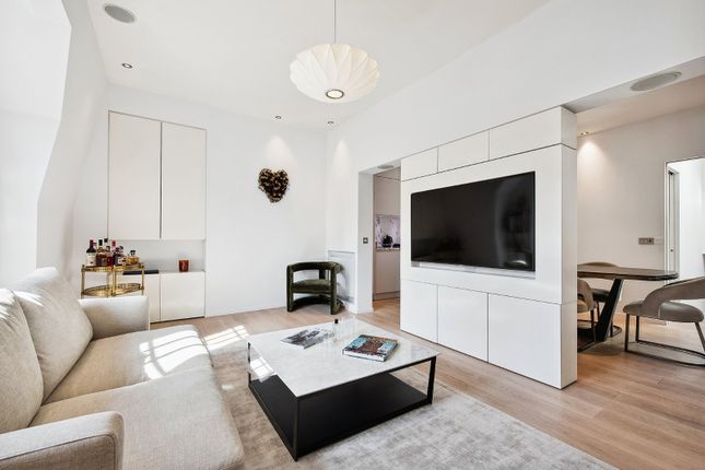Flat D, 16, Draycott Place, Chelsea photo 3