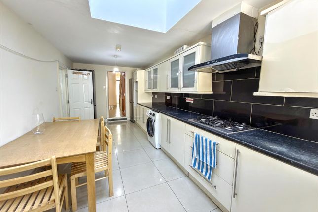 102, Holbrook Road, London photo 3