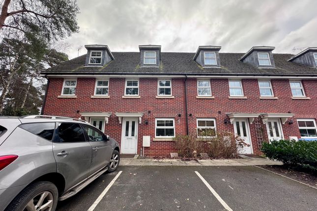 Thumbnail Terraced house to rent in Haskins Drive, Farnborough