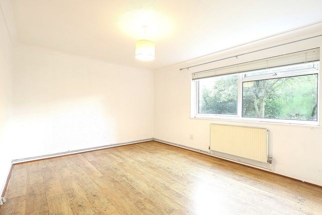 11, Riverside Close, Kings Langley photo 3