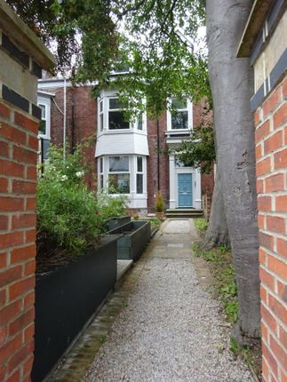 Flat to rent in Thornhill Gardens, Sunderland