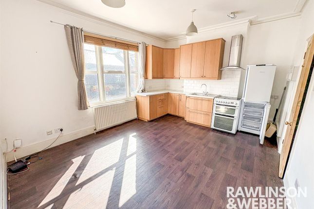 75A, Walton Road, East Molesey photo 4
