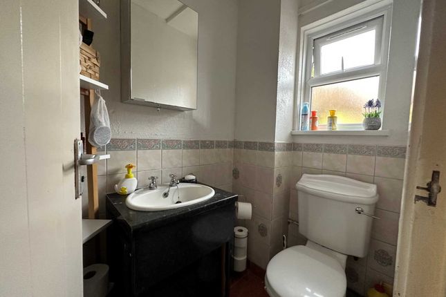 Property for sale in Parkway, Erith