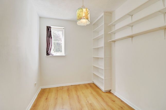 Flat Flat 57, Saxon Court, London Road, Benfleet photo 3