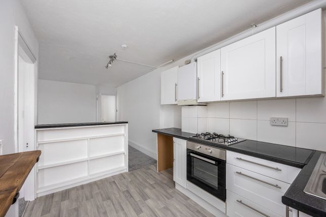 Flat 2, 5 Arundel Terrace, East Sussex photo 4