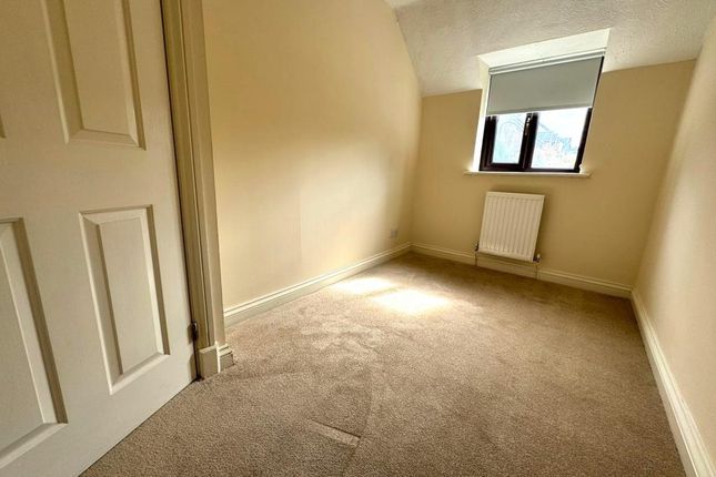 Terraced house to rent in 10 Lancaster Court, Ravenhill, Swansea