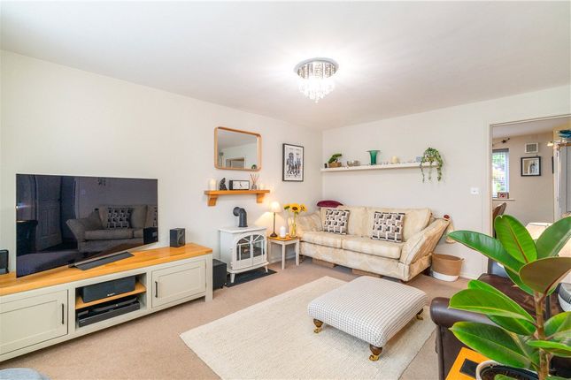 27, Honey Pot Drive, Shipley photo 4