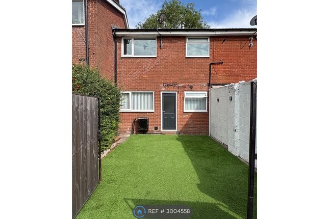 Kent Walk, Heywood photo 3