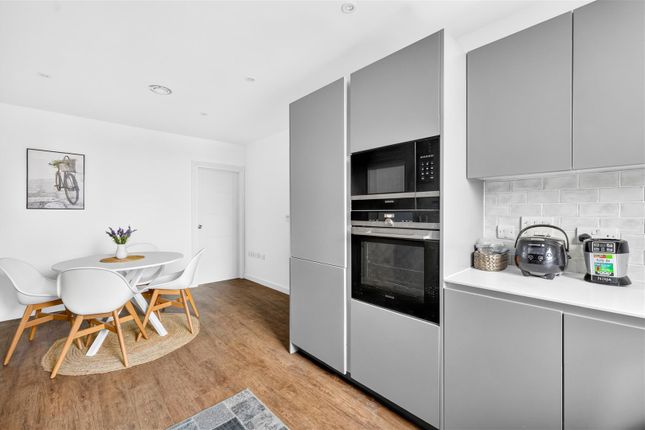 Flat 43 Wheelers House, 3 Ratcliffe Cross Street, London photo 4