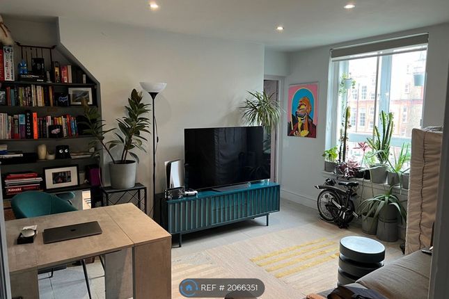 Flat to rent in Shelley House, London