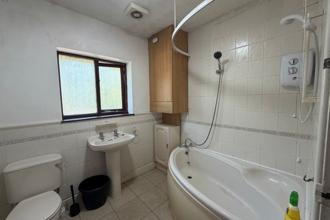 190, Coventry photo 2