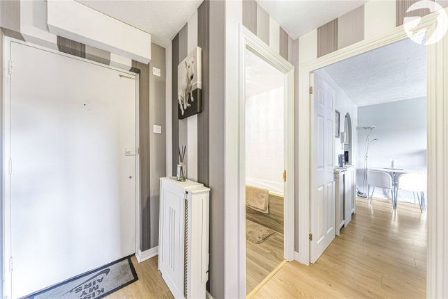 7, Carisbrooke Court, Dartford photo 4