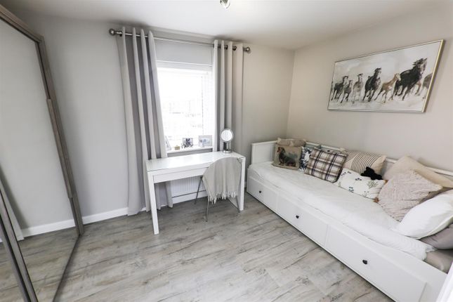 20, Farleigh Drive, Doncaster photo 4