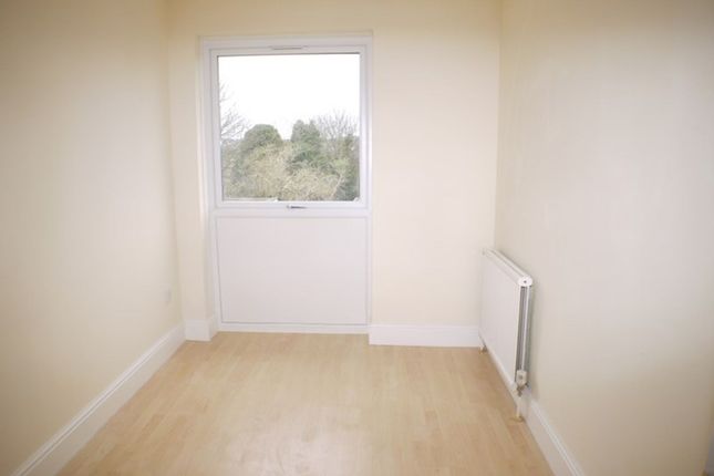 32 Shurland Avenue, Barnet photo 4