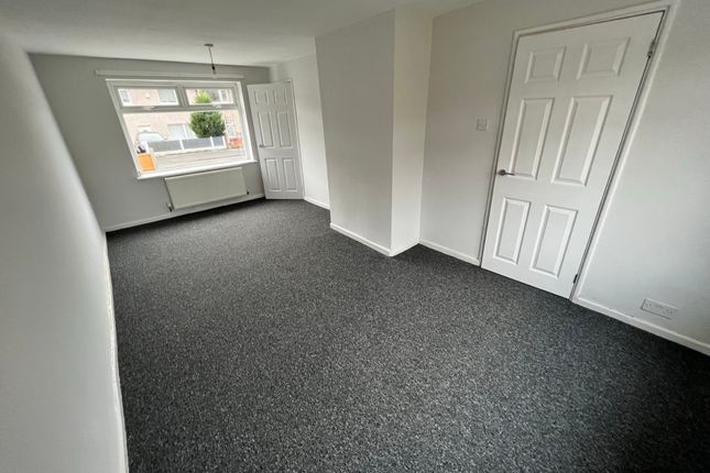 7, Pond Walk, St Helens photo 4