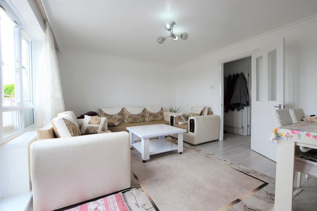 Flat 25 Alma House, Sebastopol Road, London photo 2
