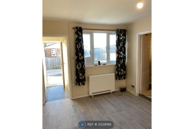 Yew Way, Jaywick, Clacton-On-Sea photo 2