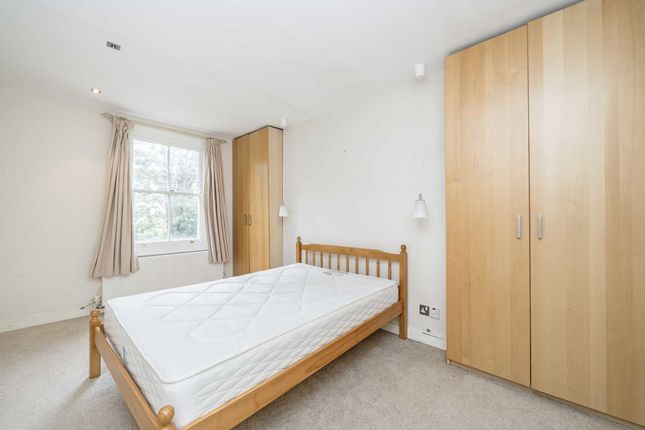 Flat for sale in St. Georges Avenue, London