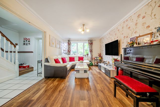 22, Pucknells Close, Kent photo 2