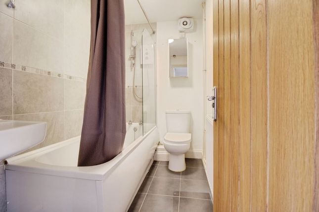 11, Lee Court, St. Marys Street, St. Neots photo 5