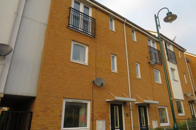 Thumbnail Town house to rent in Lakeview Way, Hampton Centre, Peterborough