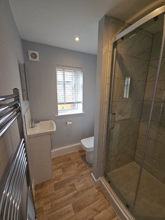 Room 2, 67 Warner Crescent, Didcot photo 4