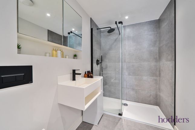 Flat 12,, Nexus, Chertsey photo 4