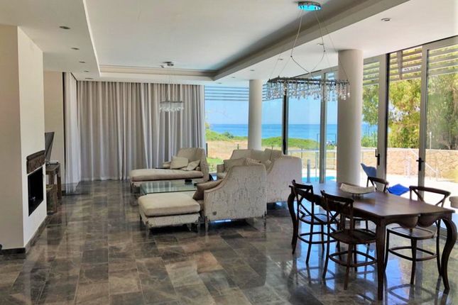 Villa for sale in 4 Bedroom Luxury - Sea Front Villa, Esentepe, Cyprus