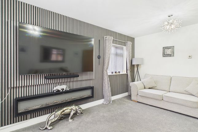 5 Cedar Close, Driffield Road, Driffield photo 3