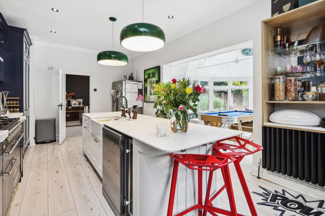 2, Castle Road, Weybridge photo 4