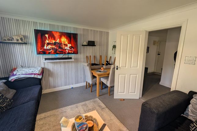 Pine Court, Leamington Spa photo 2