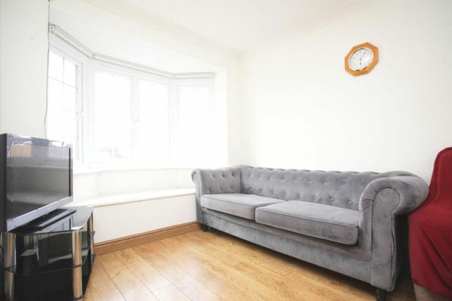 11, St. Lukes Way, Nuneaton photo 4