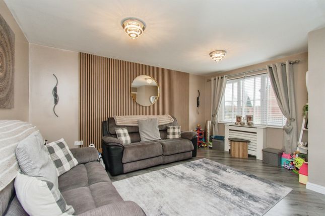 2, Violet Close, CASTLEFORD photo 5