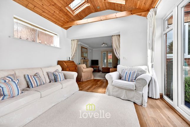 11, Wisteria Drive, Healing photo 3