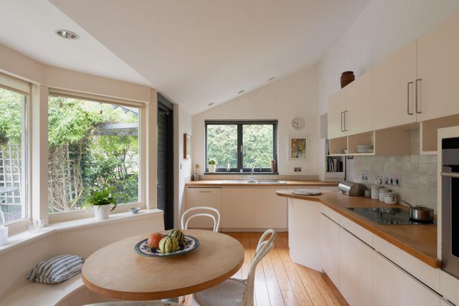 Studio House, 6, Glebe Close, Toft photo 4