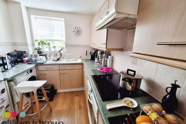 Flat to rent in Timber Court, Argent Street, Grays