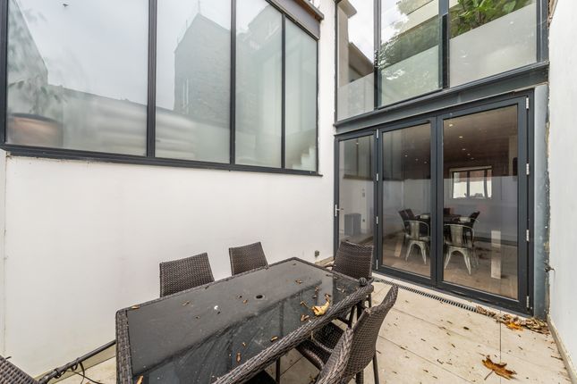 The Basement Flat, 17, Spencer Road, London photo 3