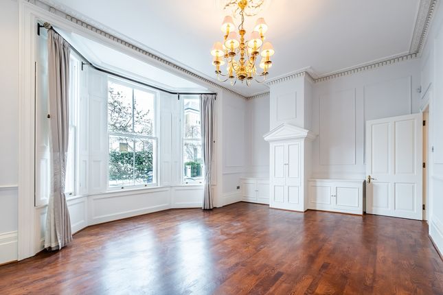 Thumbnail Flat to rent in Upper Phillimore Gardens, London