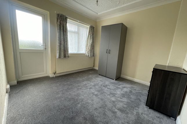 17, Chaucer Avenue, Hayes photo 5