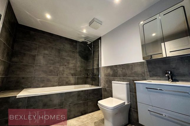 7 Wrotham Road, Gravesend photo 2